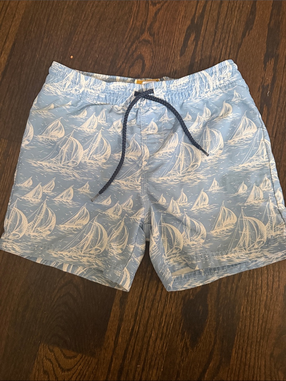 The Beaufort Bonnet Company Light Blue & White Sailboat Swim Trunks - Kids